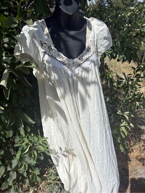 Lovely Elegant Soft Fabric Country Night Gown